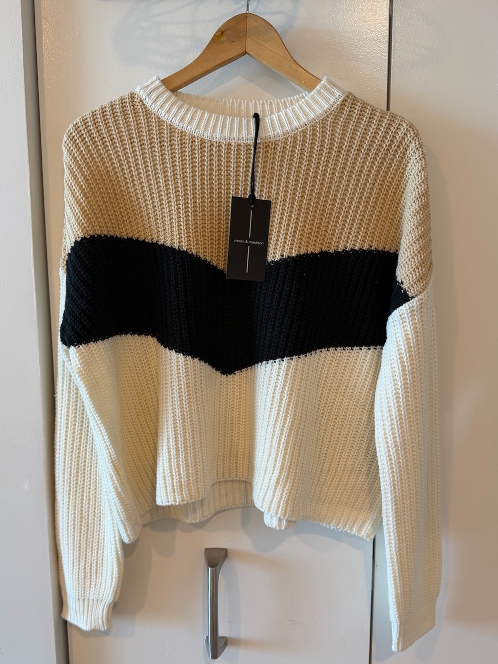 moon & madison Cream and Black Chevron Colorblock Crew Sweater